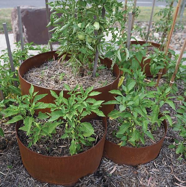 FormBoss® Three Tiered Planters – Durable Redcor® Metal Garden Edging