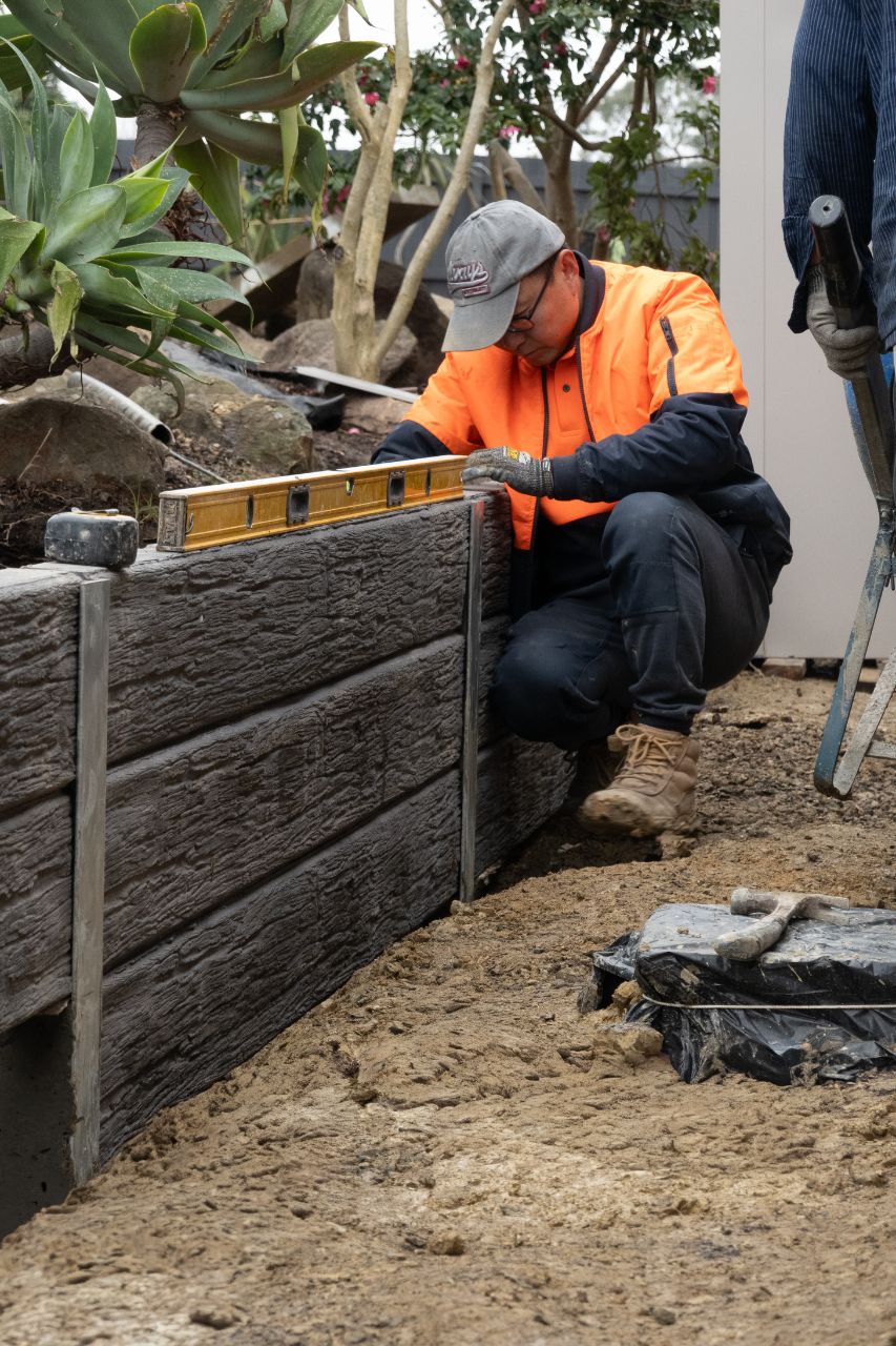 Concrete Sleepers Woodgrain Charcoal 200 x 80mm