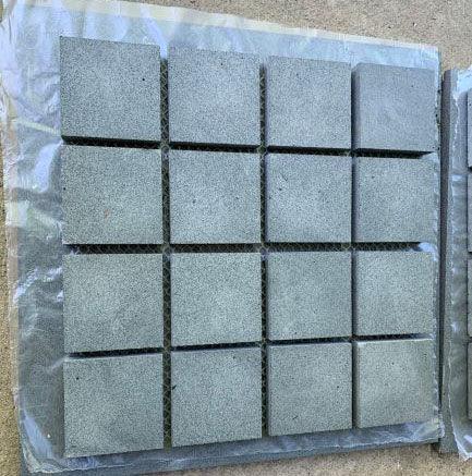 Non-standard Bluestone Cobbles on mesh 430x430x12mm/m²
