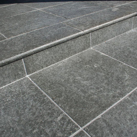 Bluestone Lux Coping Black, Flamed/PCS
