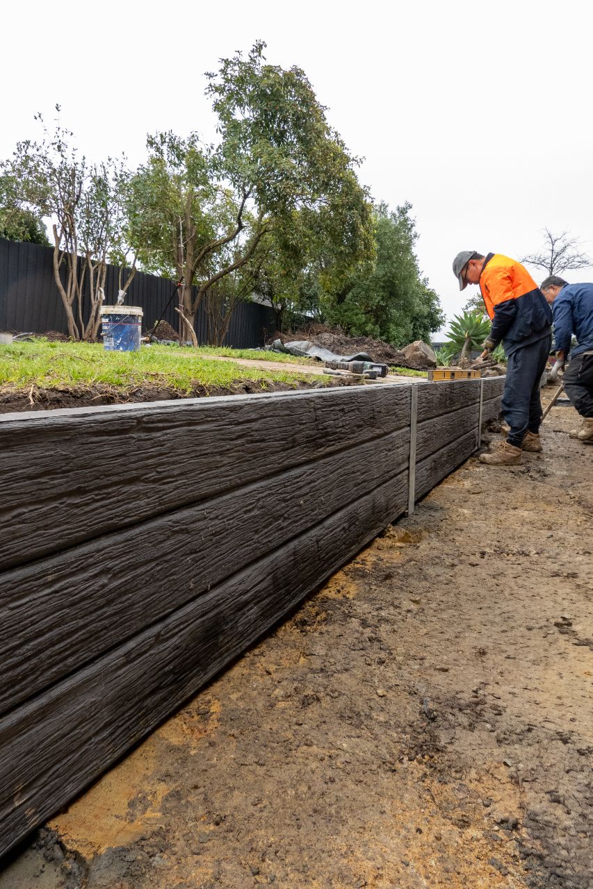 Concrete Sleepers Woodgrain Charcoal 200 x 80mm
