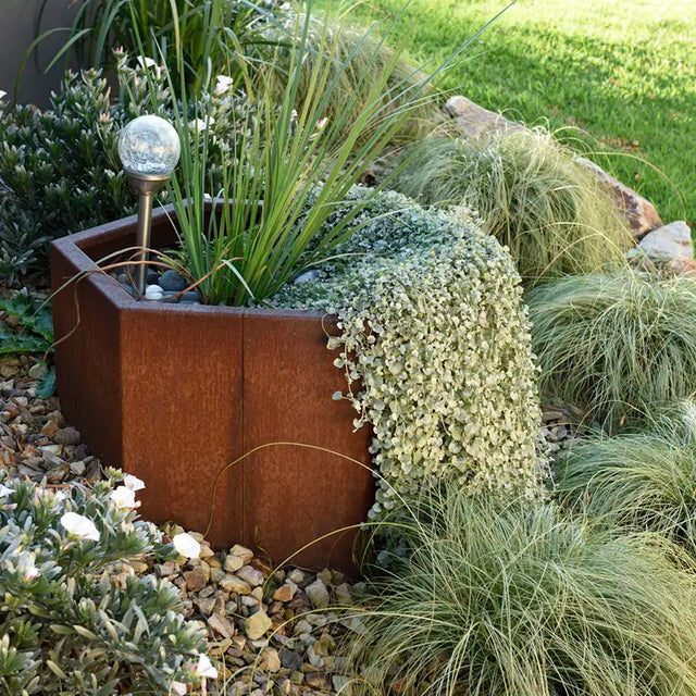 SHAPESCAPER® Hexagonal Metal Garden Edging Planters