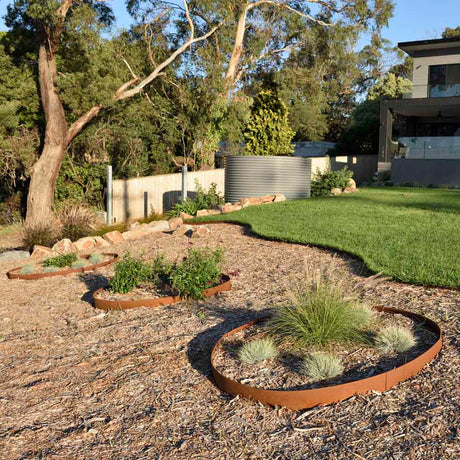 SHAPESCAPER® REDCOR® Round Steel Ring Garden Edging